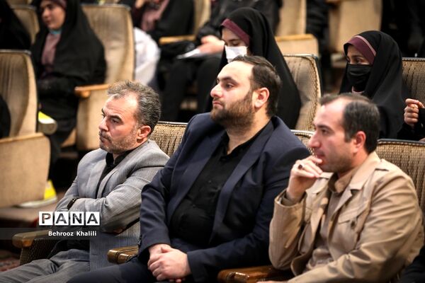 مراسم بدرقه کاروان زیارت اولی‌های دانش‌آموزی مشهد الرضا(ع)