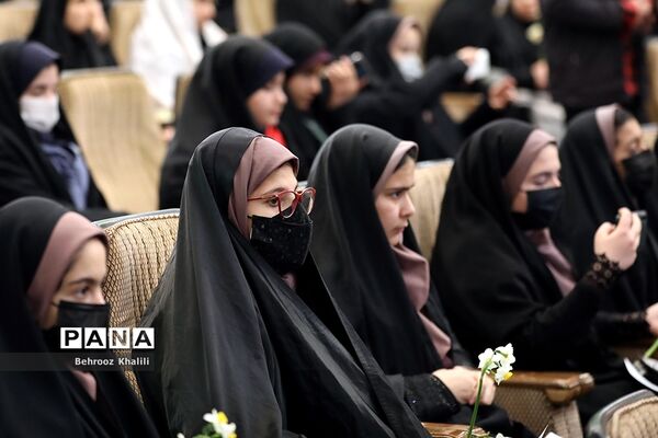 مراسم بدرقه کاروان زیارت اولی‌های دانش‌آموزی مشهد الرضا(ع)