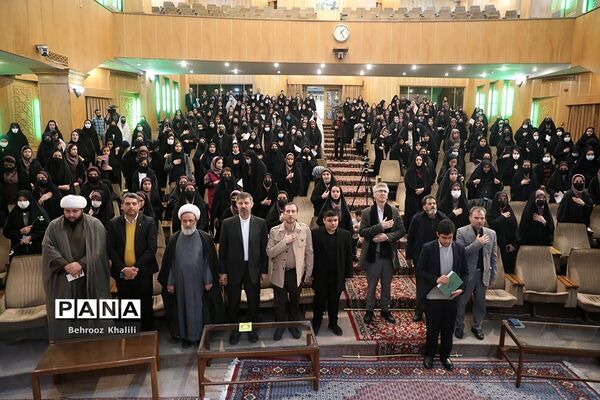 مراسم بدرقه کاروان زیارت اولی‌های دانش‌آموزی مشهد الرضا(ع)