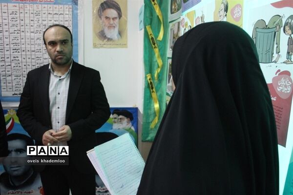 نمایشگاه مدرسه انقلاب در دبیرستان توحید گلوگاه