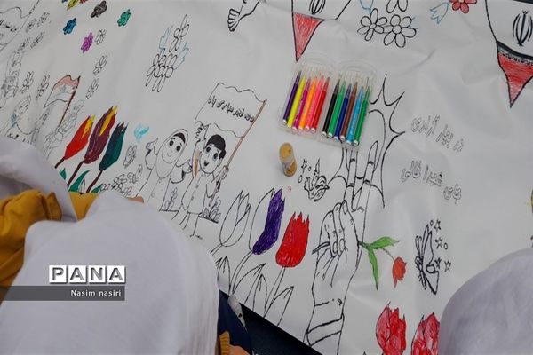 نقاشی همگانی با موضوع دهه فجر در مدرسه سارا ملارد
