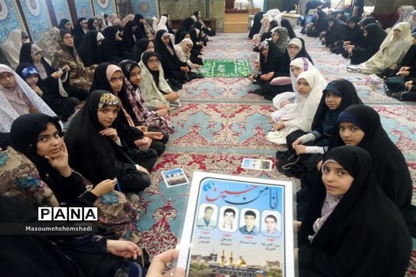 اعتکاف دانش‌آموزان منطقه ۱۲ در مسجد فومنی