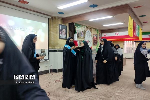 آیین بدرقه دانش‌آموزان هنرستان صباری قم به اردوی راهیان نور