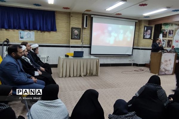 آیین بدرقه دانش‌آموزان هنرستان صباری قم به اردوی راهیان نور