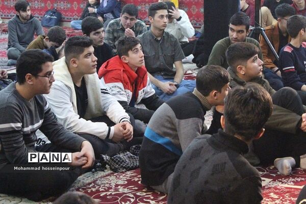 اعتکاف دانش‌آموزان پسر در بهارستان دو