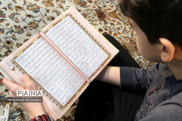 اعتکاف دانش‌آموزان پسر در بهارستان دو