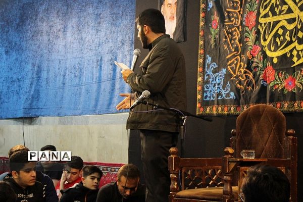 اعتکاف دانش‌آموزان پسر در بهارستان دو