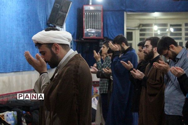 اعتکاف دانش‌آموزان پسر در بهارستان دو