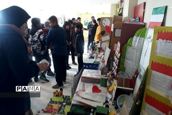 نمایشگاه دست‌سازه‌ها و جابربن‌حیان در مدارس رودهن