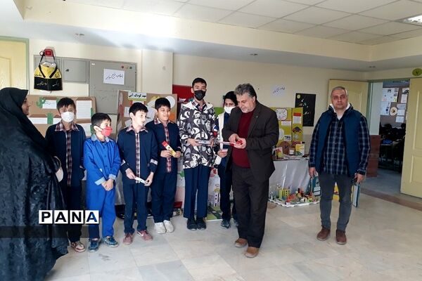 نمایشگاه دست‌سازه‌ها و جابربن‌حیان در مدارس رودهن