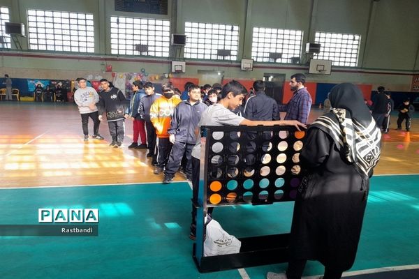 برگزاری جشن دهه فجر دبستان علوی منطقه ۱۳