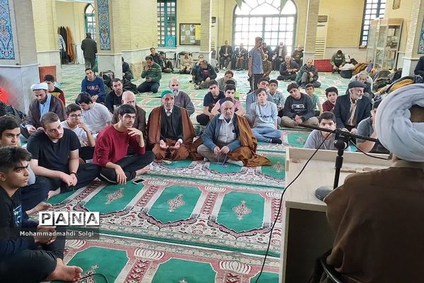 برگزاری مراسم باشکوه اعتکاف دانش‌آموزی با حضور پرشور سواد‌آموزان در مسجد ۱۴ معصوم