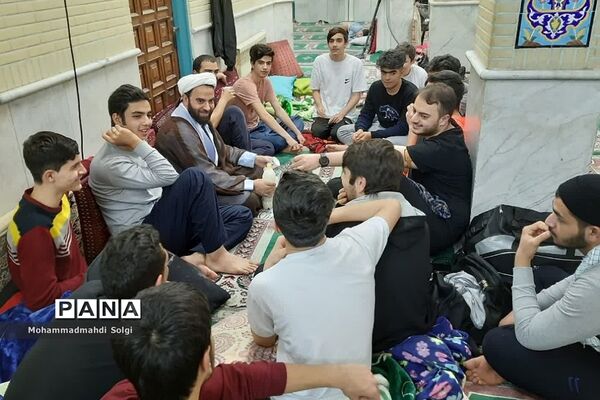 برگزاری مراسم باشکوه اعتکاف دانش‌آموزی با حضور پرشور سواد‌آموزان در مسجد ۱۴ معصوم
