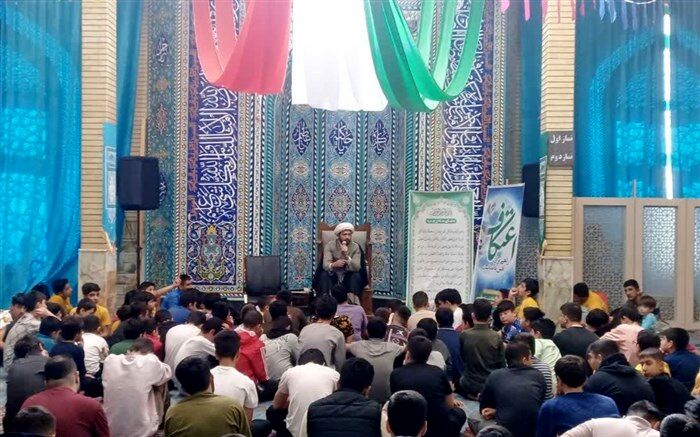 اعتکاف دانش‌آموزی پسران در صفادشت /فیلم