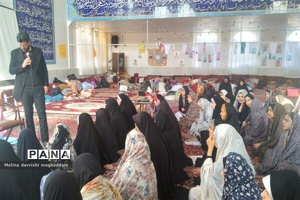 نشست بصیرتی جهاد تبیین در اعتکاف دانش‌آموزی تربت جام