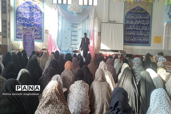نشست بصیرتی جهاد تبیین در اعتکاف دانش‌آموزی تربت جام