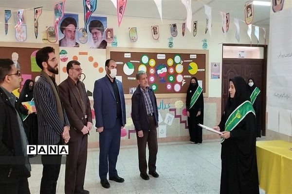حضور خادم یاران رضوی و پرچم مطهر حرم رضا (ع) در دبیرستان علامه عبدالعلی بیرجند