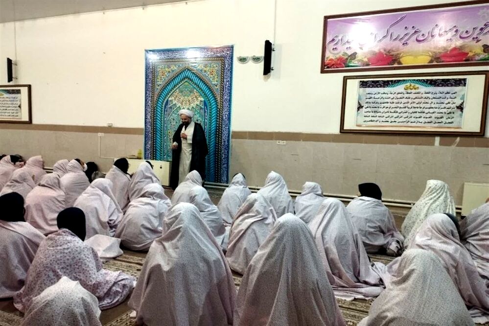 اعتکافی متفاوت در مدرسه شاهد مسفروش کاشان