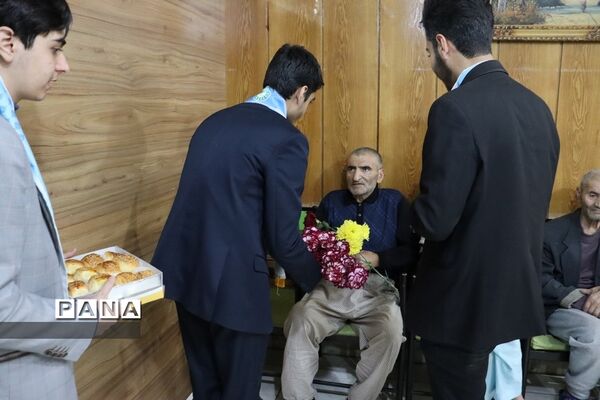 بازدید از خانه سالمندان توسط نمایندگان مجلس دانش‌آموزی  خراسان‌ رضوی