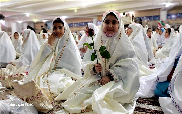 جشن تکلیف 800 دانش‌آموز دختر در شهرستان گلپایگان/ فیلم