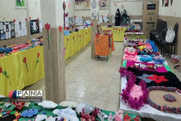 برپایی نمایشگاه و بازارچه مدرسه شایستگان ملارد