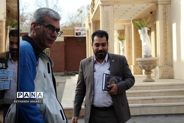 بدرقه دانش‌‌آموزان دختر زیارت‌ اولی شهرستان‌های تهران به سفر مشهد مقدس