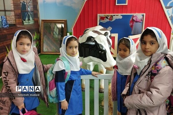 بازدید دانش‌آموزان دبستان مهرآیین بهارستان دو از کارخانه میهن