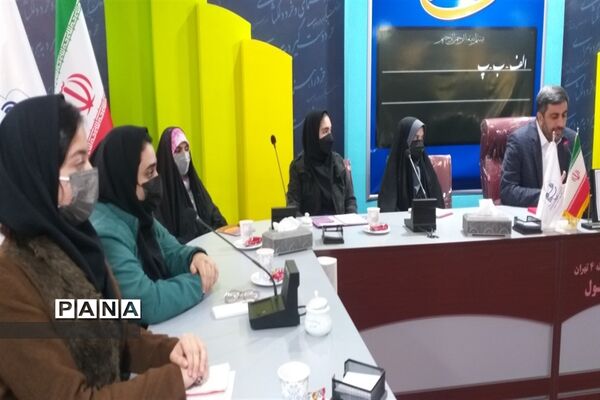 جلسه هم‌اندیشی روسای شورای دانش‌آموزی مدارس متوسطه دوره اول و دوم مدارس دخترانه  منطقه 4