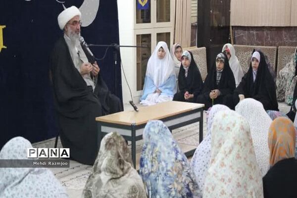 اعتکاف دانش‌آموزی در بوشهر
