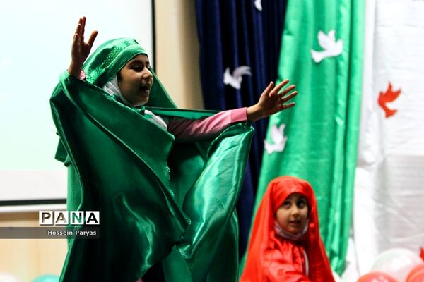 جشن بزرگ «نونهالان گام دوم انقلاب اسلامی»