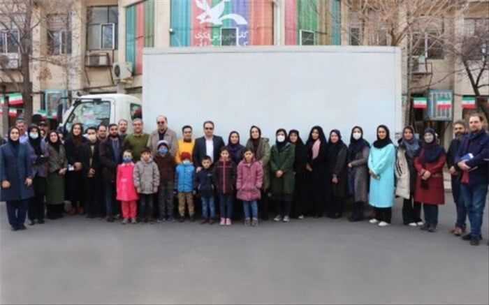 اهدای بسته‌های فرهنگی کانون پرورش فکری کودکان و نوجوانان به کودکان زلزله‌زده خوی