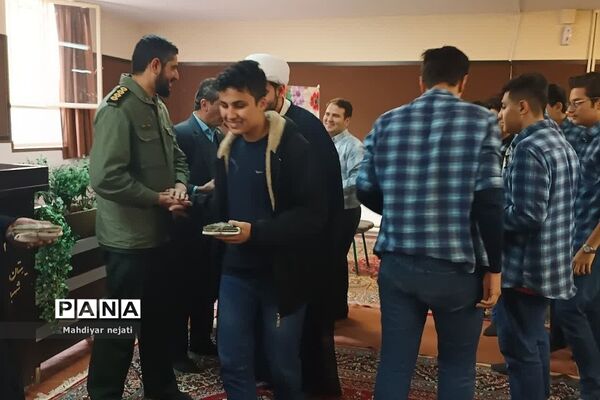 جشن تکلیف دانش‌آموزان دبیرستان استعدادهای درخشان شهید بهشتی رودهن