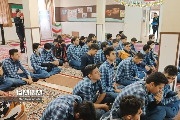 جشن تکلیف دانش‌آموزان دبیرستان استعدادهای درخشان شهید بهشتی رودهن