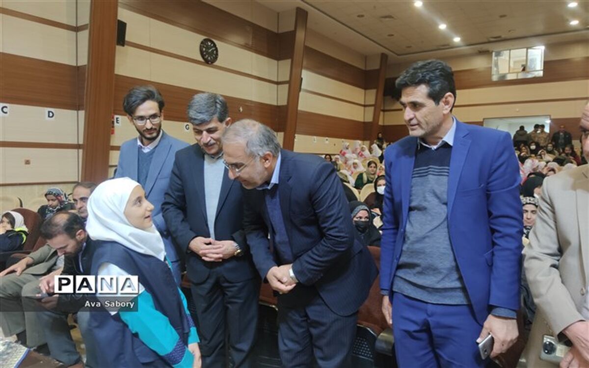 آباده شهر سرودهای انقلابی