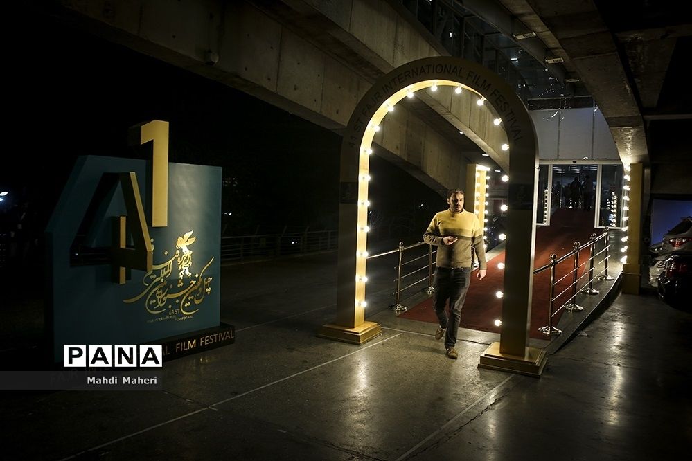 بازار فیلم جشنواره فجر با حضور ۲۱ کشور جهان آغار به کار کرد