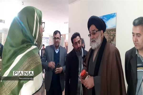بازدید امام جمعه ورامین  از نمایشگاه عشایرها به‌مناسبت دهه‌فجر در ورامین