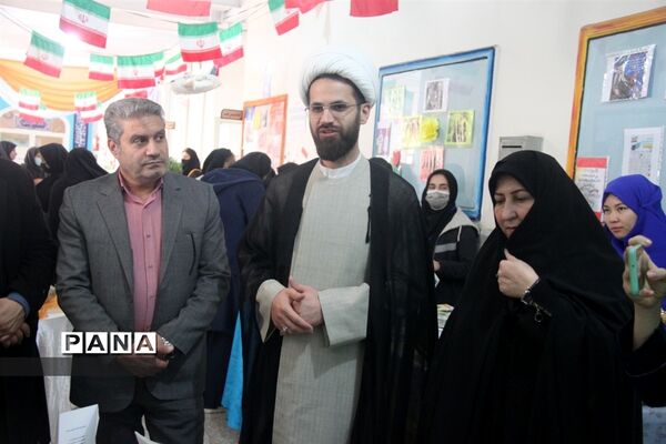 نمایشگاه دهه فجر در دبیرستان ابراهیم، ناحیه یک شهرری