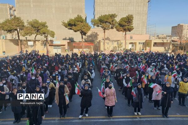 مراسم دهه فجر در دبیرستان حضرت زینب (س) شهرستان قرچک