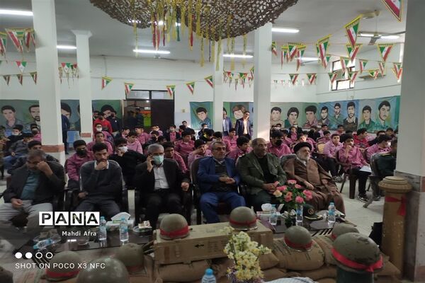 مراسم معنوی لاله‌های روشن در دبیرستان شهیدان نحوی شهرستان بهبهان