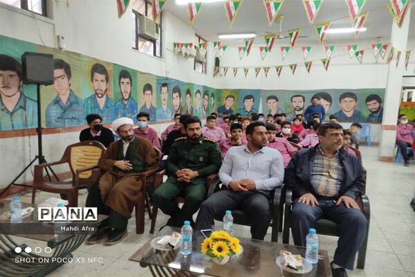 مراسم معنوی لاله‌های روشن در دبیرستان شهیدان نحوی شهرستان بهبهان