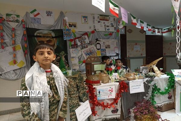 گرامیداشت دهه فجر در دبستان برکت ۲ شهرقدس