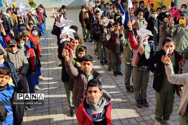 جشن انقلاب در مدارس ابتدایی رودهن