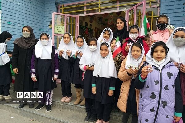 جشن انقلاب در مدارس ابتدایی رودهن