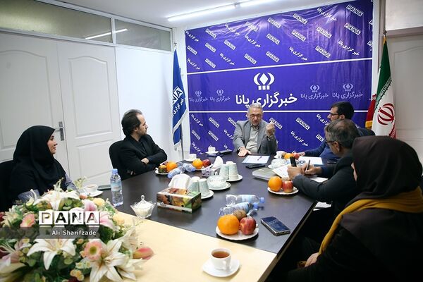 بازدید محمود امانی طهرانی دبیرکل شورای عالی آموزش‌ و پرورش از خبرگزاری پانا