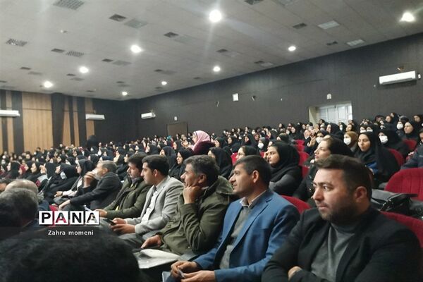 کارگاه آموزشی پیامدهای رویکرد آموزشی و فرهنگی و تربیت تک ساحتی و چند ساحتی در اقلید