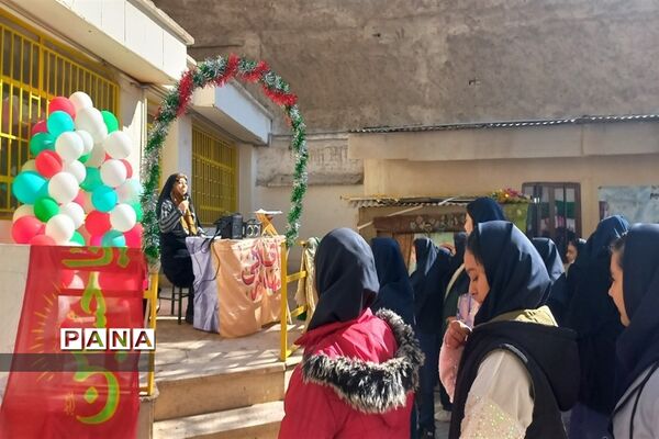 گرامیداشت دهه فجر در مدارس ملارد