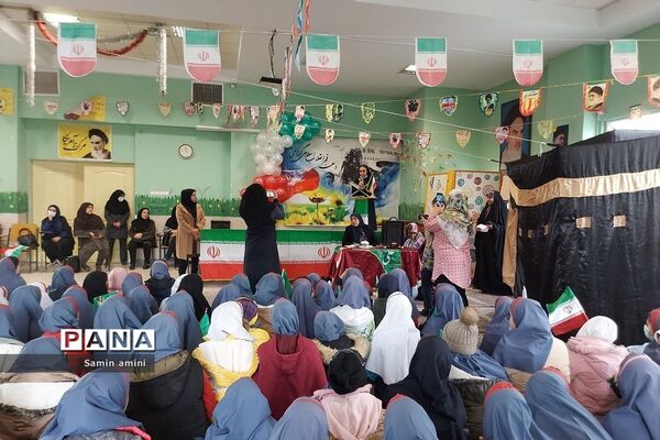 جشن انقلاب و دهه فجر در مدرسه حضرت زینب(س) رودهن