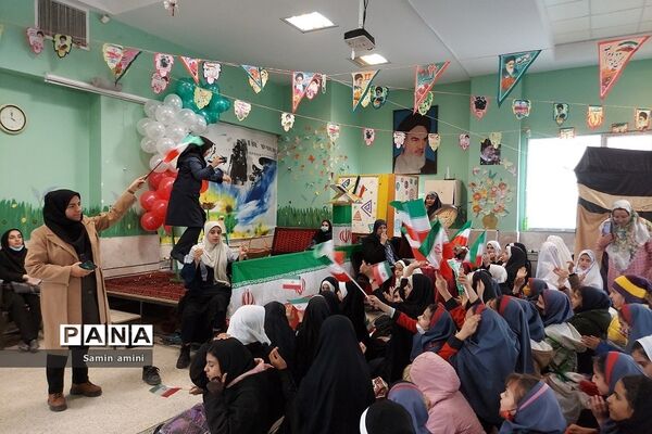جشن انقلاب و دهه فجر در مدرسه حضرت زینب(س) رودهن