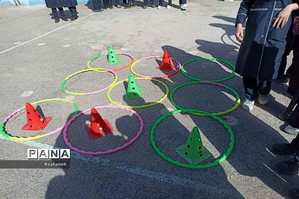 برگزاری مسابقات ورزشی به مناسبت دهه فجر آموزشگاه عدالت