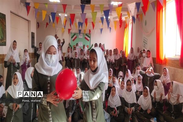 برگزاری جشن دهه فجر در مدارس ملارد
